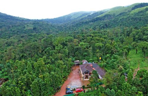 Sakleshpur House | Karadikallu Homestay with Private Waterfalls