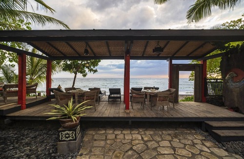Purwakerti Cottage | KARANGASEM 3 Stories Beach Front Cottage