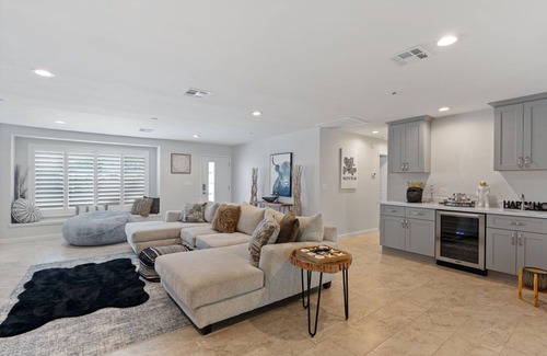 South Scottsdale House | 🎤*Karaoke Palace/Pool/HotTub/OldTown/PuttingGreen