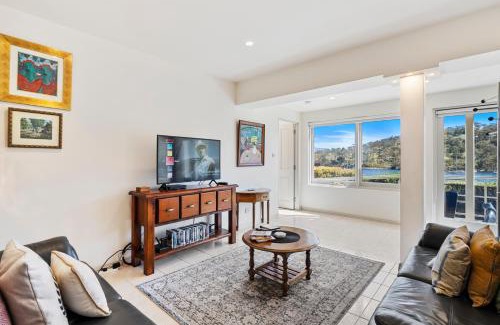 Geilston Bay Apartment | Karinya
