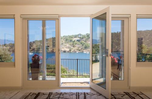 Geilston Bay Apartment | Karinya