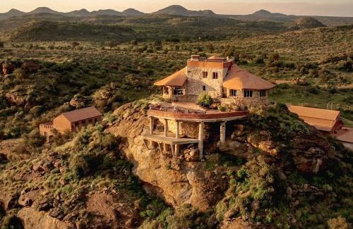 Windhoek Hotel | Karivo