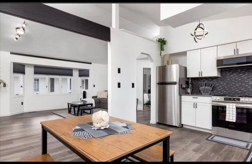 Fairview Apartment | Karluk oasis. 2-bedroom 1 bath apartment in Anchorage