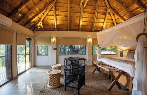 Maruleng Cabin | Karongwe - River Safari Lodge