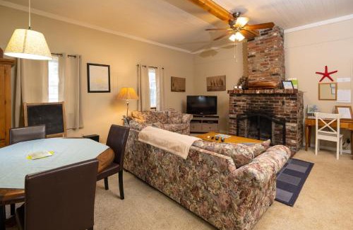Seaside Villa | Karr Beach House on Franklin