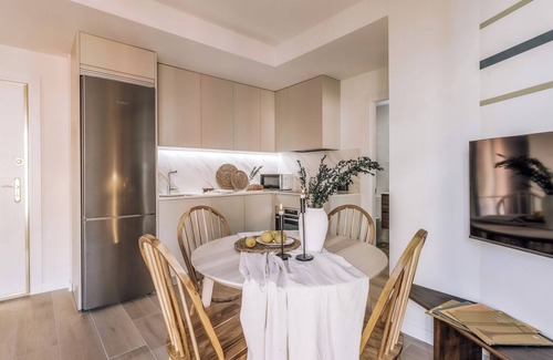Barrio de La Latina Apartment | Kartal - 2 bedrooms in Palacio