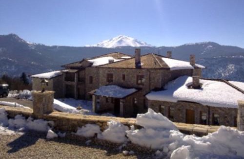 Synikia Mesi Trikalon Hotel | Karyatis Resort