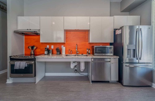 Downtown Des Moines Apartment | Kasa | 2BD, Walk to Sculpture Park | Des Moines