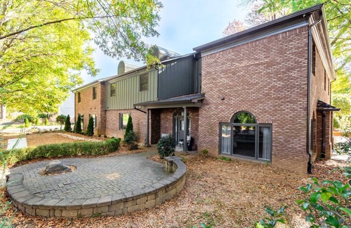 Dilworth Apartment | Kasa | Efficient space with all the comforts you need | Charlotte