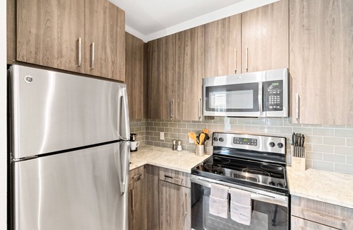 Central Arlington Apartment | Kasa | Explore Breweries, in Dallas | Arlington