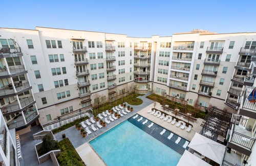 Central Arlington Apartment | Kasa | Explore Breweries, in Dallas | Arlington
