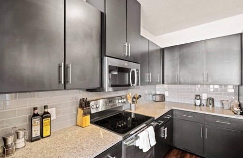 Northeast Dallas Apartment | Kasa | Family Friendly 2BD + Fast Wifi | Dallas