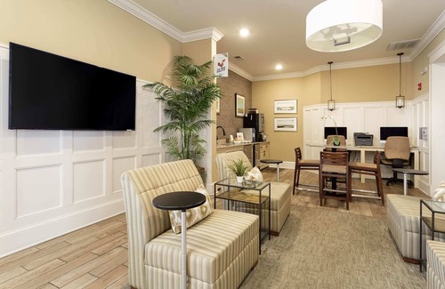 Wilmington Apartment | Kasa | Lovely 2BD | Wilmington