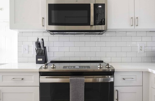 Wellington Apartment | Kasa | Sunny 1BD + Pet Friendly | Wellington