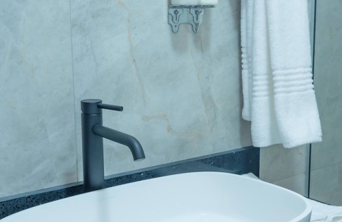 Victoria Falls Cabin | Kasambabezi Lodge