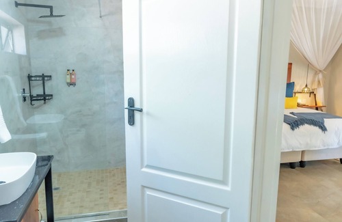 Victoria Falls Cabin | Kasambabezi Lodge