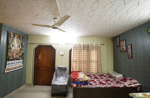 Varanasi Bed & Breakfast | Kashi dham homestay 10 minutes to Kashi Vishwanath temple and ghats.
