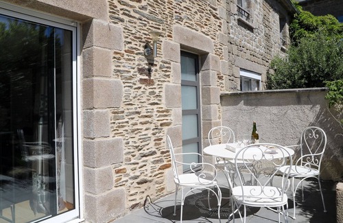 Saint-Meloir-des-Ondes Villa | Kastelluce 2