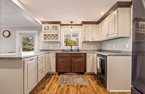 Greenville House | Katahdin View - 3 King Beds, Wraparound Deck, Fire Pit, Dog Friendly, Sleeps 14