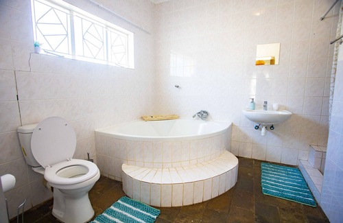 Windhoek House | Kate's Nest Guesthouse