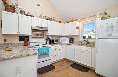 Caswell Beach House | Katie Lou's Place: Dog-Friendly Oceanfront Home on Caswell Beach