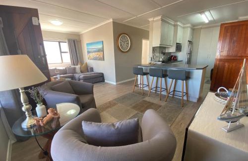 Yzerfontein House | Katspoegie