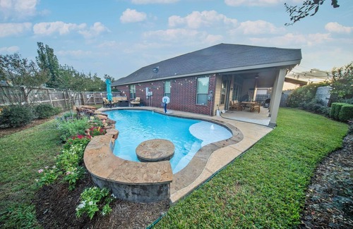 Barker House | Katy Luxury Home/Oasis Backyard with pool