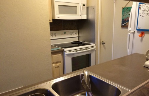 Sailhouse Condo | Katz Kozy Condo Poolside & Steps Away From Pier Townhouse Style 2BR/2BA