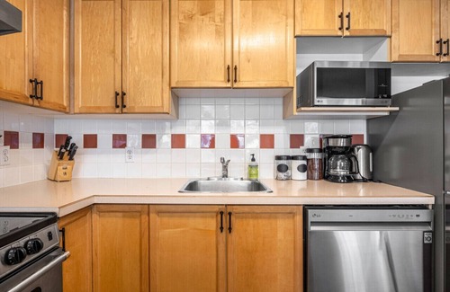 East Kootenay Apartment | Kauhoolio | Toby | Pool | Hot Tub | Sauna
