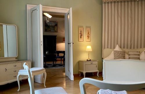 Lengefeld Bed & Breakfast | Kavaliershaus neben Schloss Rauenstein
