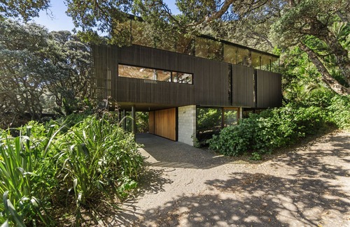 Piha House | Kawakawa House - Piha Holiday Home