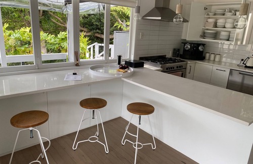Kawau Island Resort | Kawau Lodge - Kotuku Master Suite plus 3 bedrooms