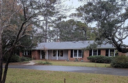 Oak Island House | Kayak Backyard or 1/2 mile to Beach Single Level Very Few Stairs Pet Friendly