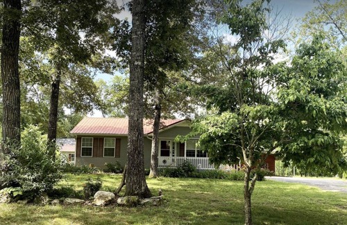 Georgetown House | Kayak on the River! Relaxed Rec-friendly King Bed Home