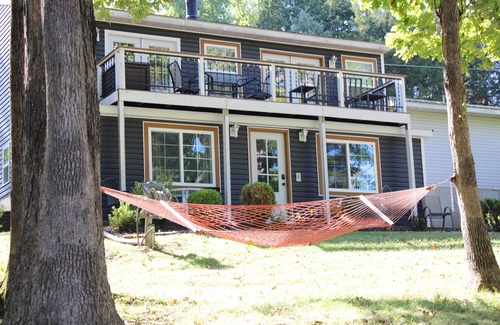 Marion House | Kayaks, Lakefront, Spacious Destination