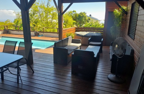 Saint-Paul Villa | KAZ ERMITAGE 4 STAR Swimming pool/Jacuzzi Sea view