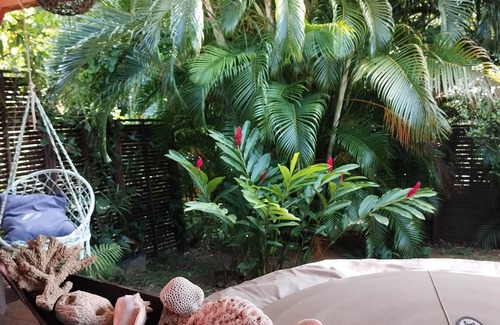 Pointe-Noire Cottage | Kaz Indigo: The Creole cocoon for up to 3 people!