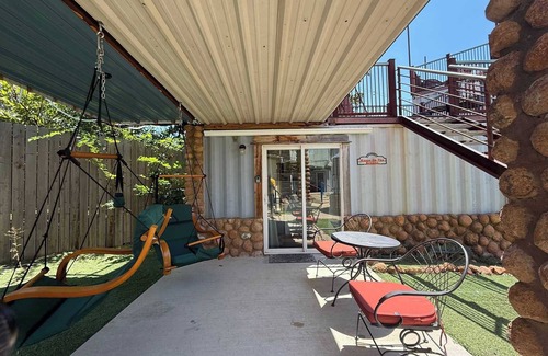 Medicine Park Apartment | KB Book Fort Sill Tiny House, Slps 4 1BR/1BA.