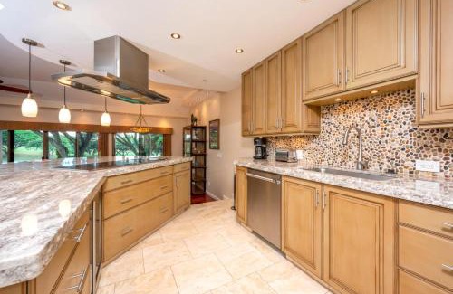 Kapalua Apartment | KBM Resorts - 2 FREE CARS - Kapalua Golf Villa - Golf Course view - 2 2-Bedroom Condos KGV-14P6V3