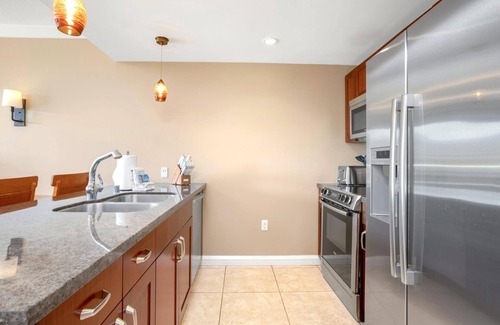 Honokowai Condo | KBM Resorts | Spacious 4-Bedroom Honua Kai Collection | Multi Unit Listing | Same Floor | Ocean Views | 2 Free Rental Cars! HKH-503/24