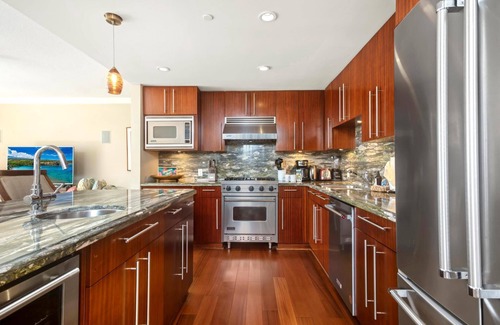 Honokowai Condo | KBM Resorts | Spacious 5-Bedroom Honua Kai Collection | Multi Unit Listing | Same Floor | Ocean Views + 2 Free Rental Cars! HKK-445/49