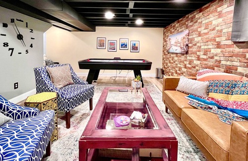Kansas City House | KC Charmer! King Bed/Soaker Tub/Air Hockey on Quiet Street!