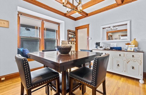 West Plaza House | KC Nest - Mins from Plaza + Streetcar + Parking!