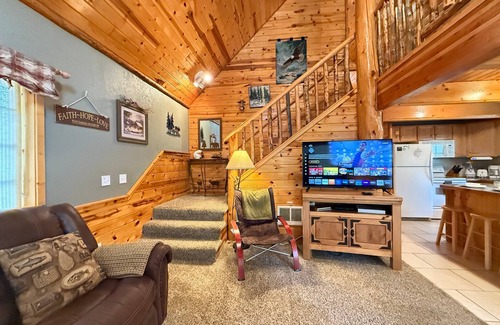 Island Park Cabin | Kd Haven Cabin* 2Br, Sleeps 8, Satellite Tv, Bbq Grill, 19 Miles to Yellowstone