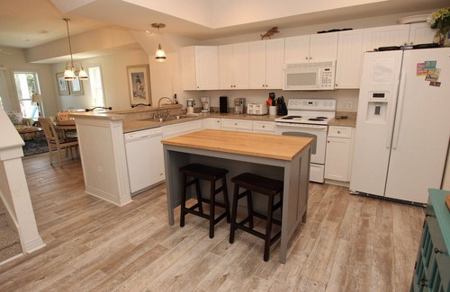 Bermuda Bay House | KD7, Carolina Frog- Soundside, Community Amenities, Keyless Entry, Close to Shopping