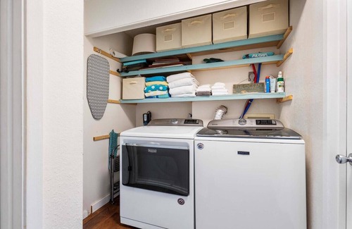 Keauhou Condo | Keauhou Akahi 302: Cute Condo w/Private Lanai, Ocean & Golf Views, Shared Pool