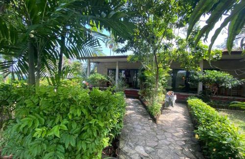 Senggigi Hotel | Kebun Rohani Cottages