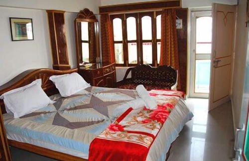 Varanasi Bed & Breakfast | Kedareswar Bed and Breakfast