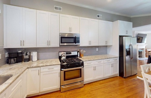 Lexington House | Keeneland/Airport/Downtown Tulsa Time!