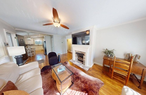 Lexington House | Keeneland/Airport/Downtown Tulsa Time!